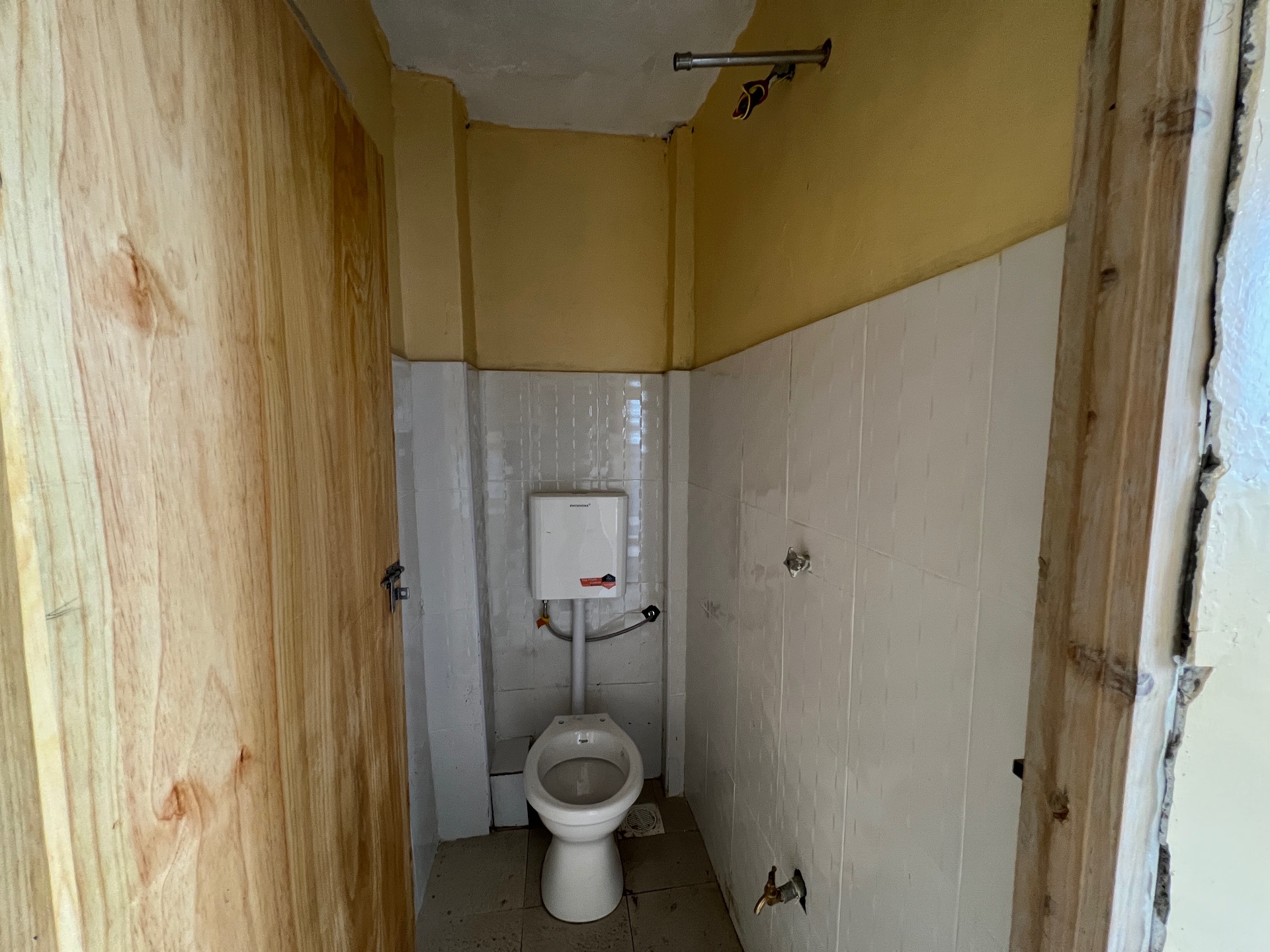 Bedsitter in Kasarani Seasons nearEquity bank  – Secure & Affordable, photo 4