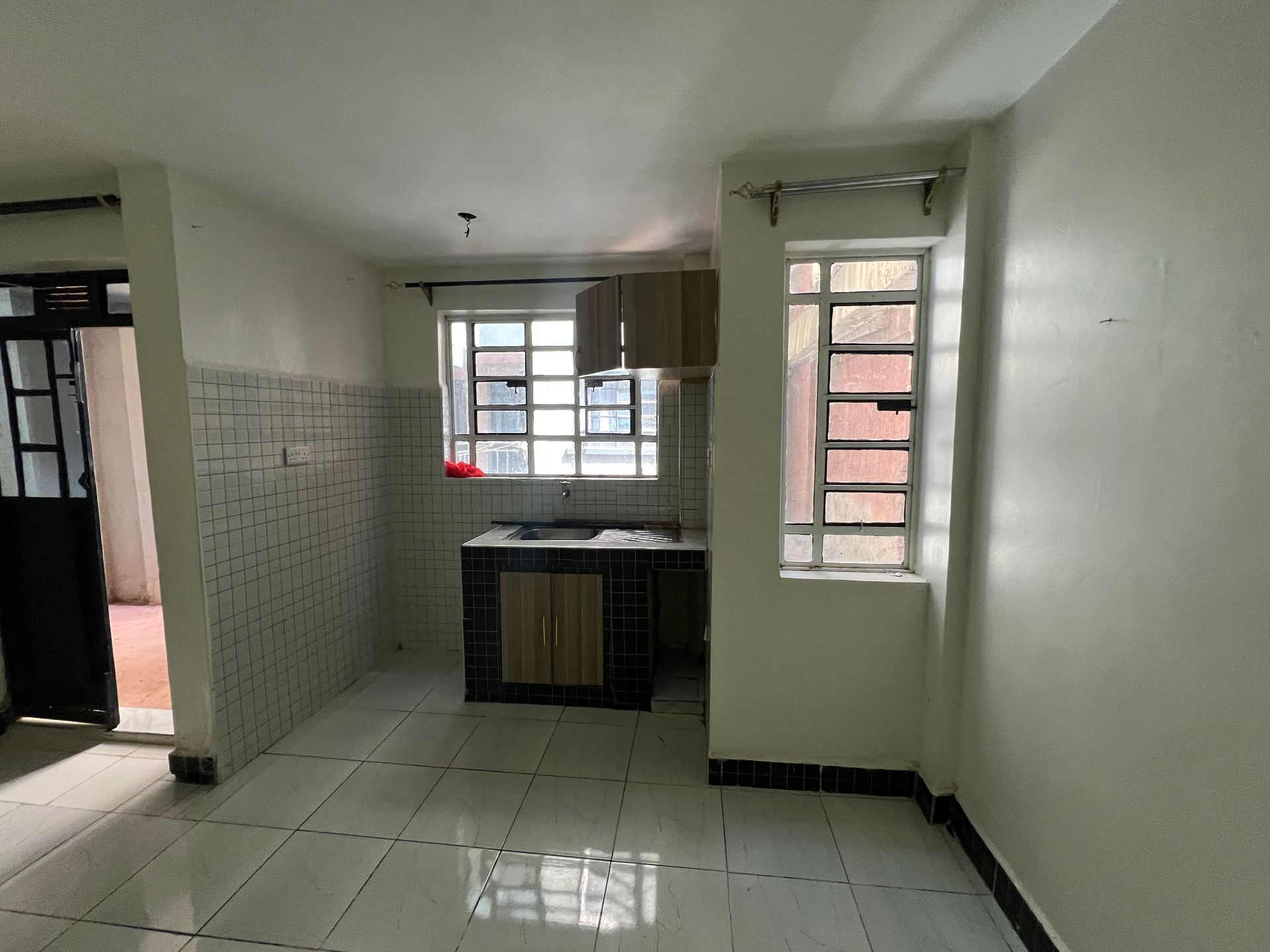 Prime Location 1-Bedroom Apartment Near Clay City Modern Finishes & Good Natural Light, photo 2
