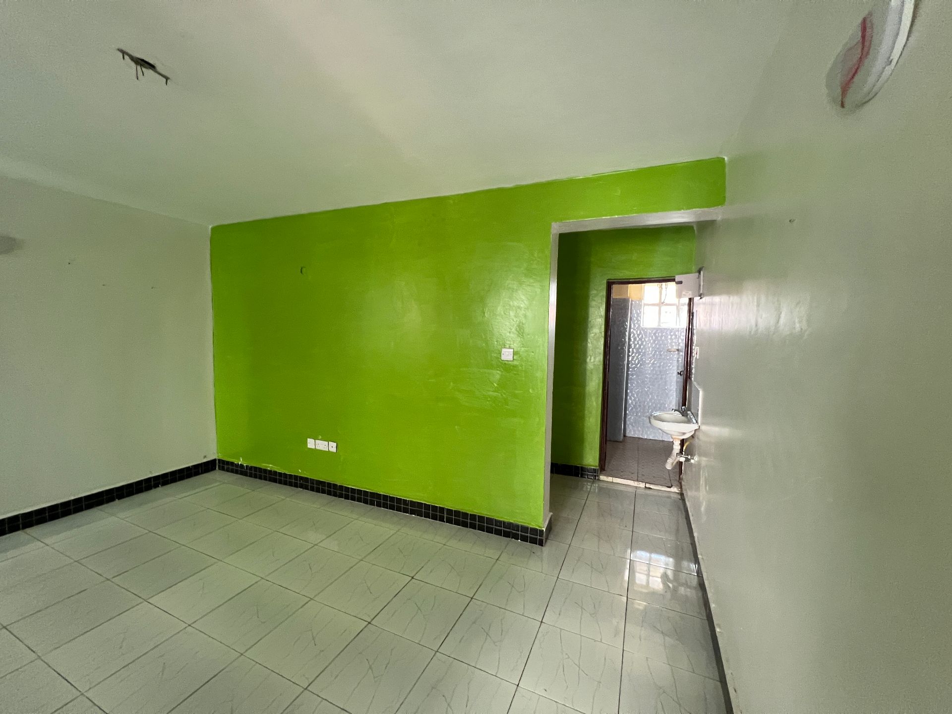 Prime Location 1-Bedroom Apartment Near Clay City Modern Finishes & Good Natural Light, photo 4