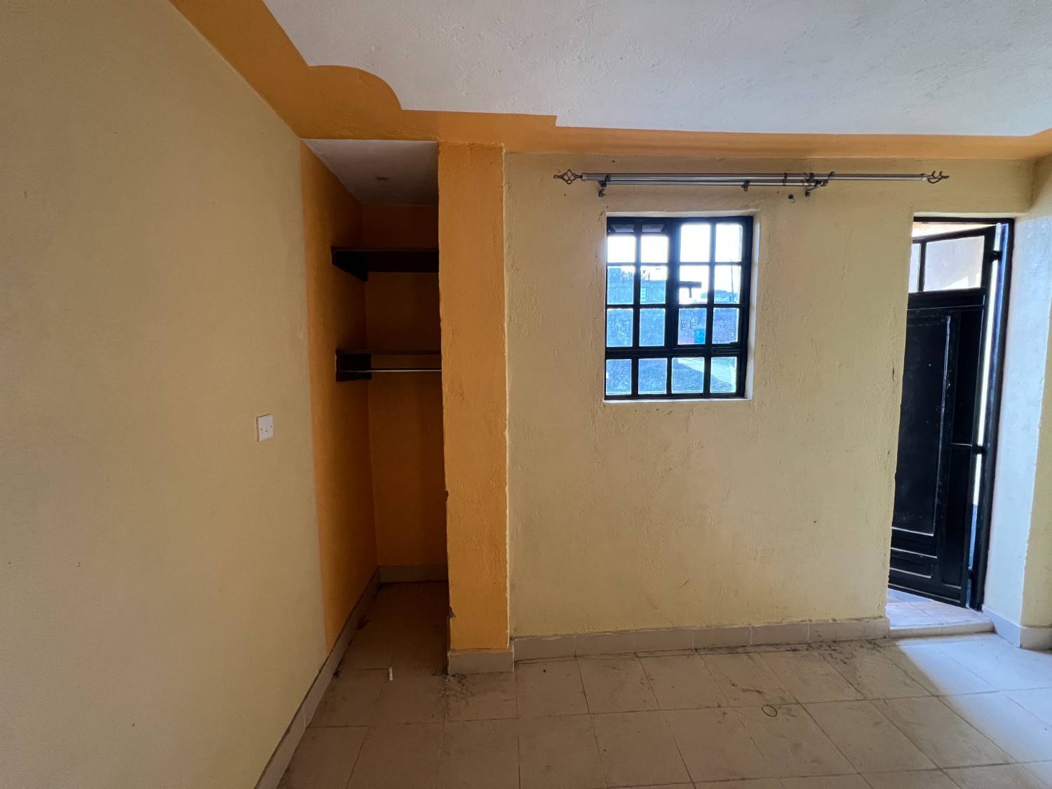 Modern Bedsitter in Kasarani Mwiki near Road with Balcony and Parking, photo 3